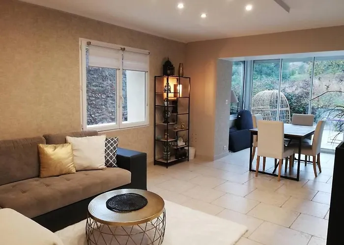 Maison De Village De Caractere *